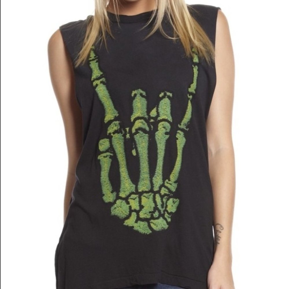 UNIF Skeleton Hand Muscle tee